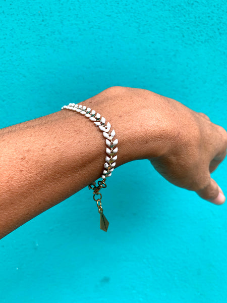 Laurel Wreath White Bracelet