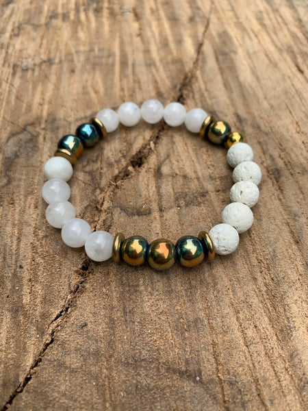 Laurel Wreath White Collar Necklace